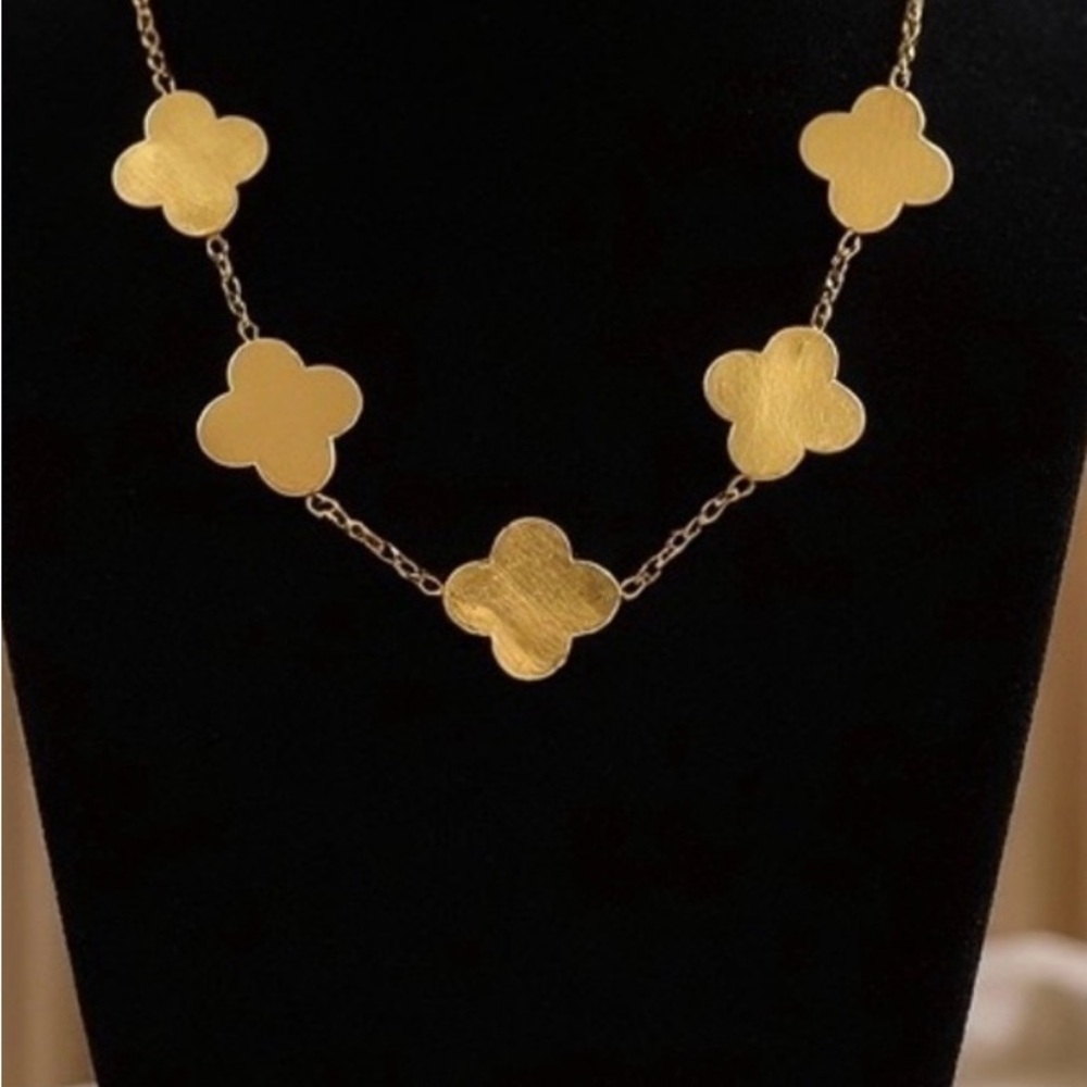 Gold Clover Pendant Chain Necklace • Van Cleef Vibes